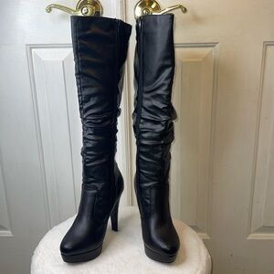 Bamboo Top Moda knee high stylish boots.